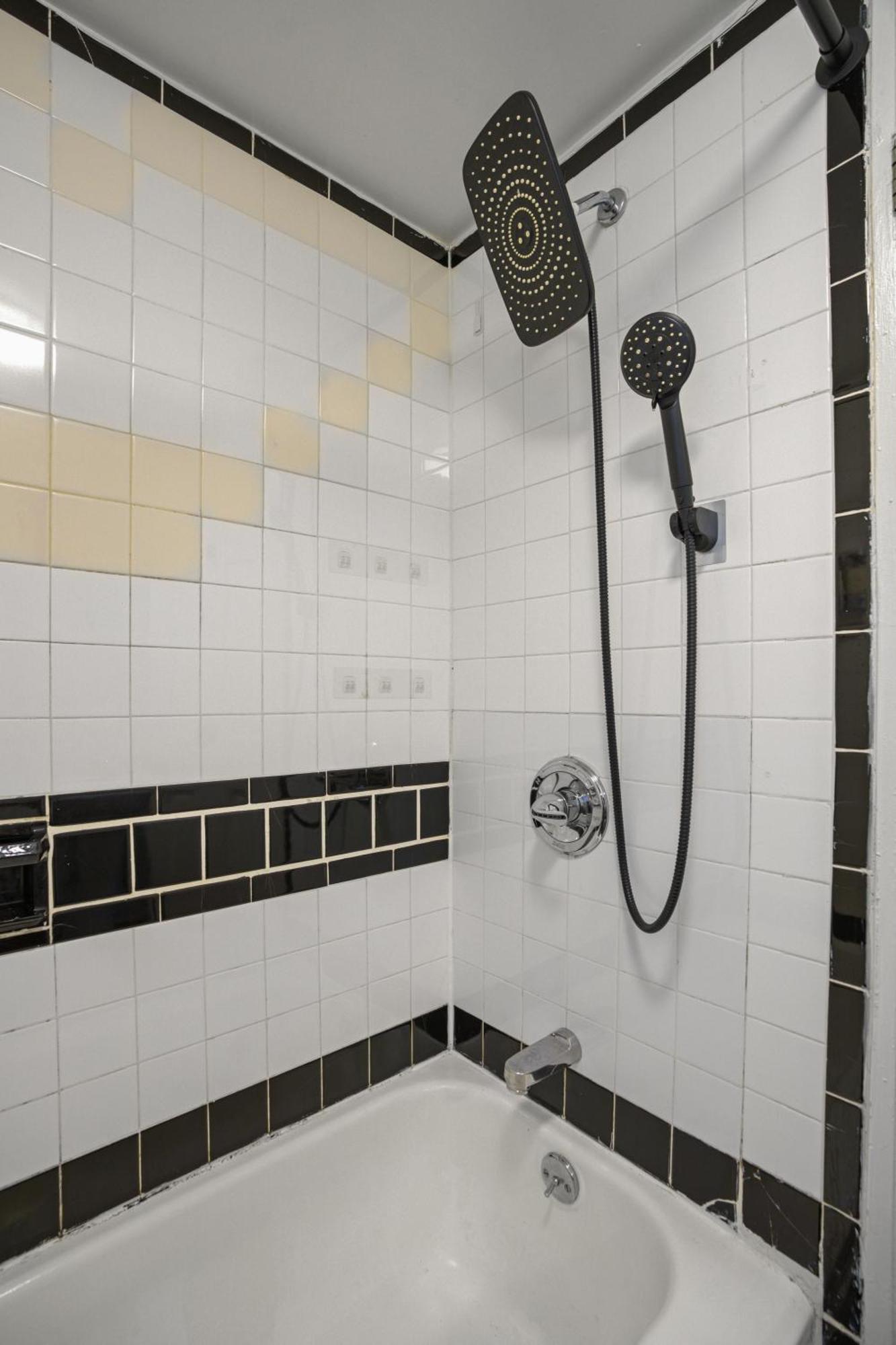 2 Bedroom Upscale *